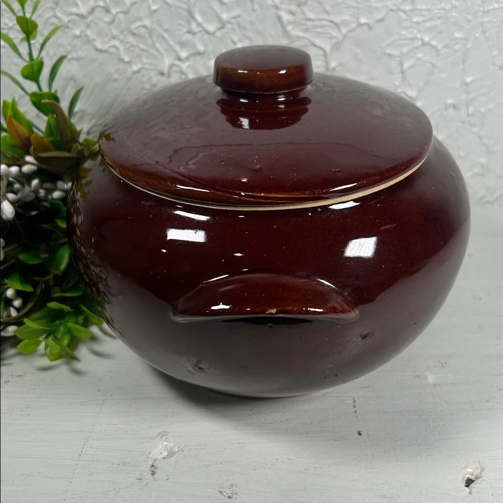 VTG Brown Bean Pot Made in USA Stoneware Dark Brown w/ Lid Handles VTG Farmhouse